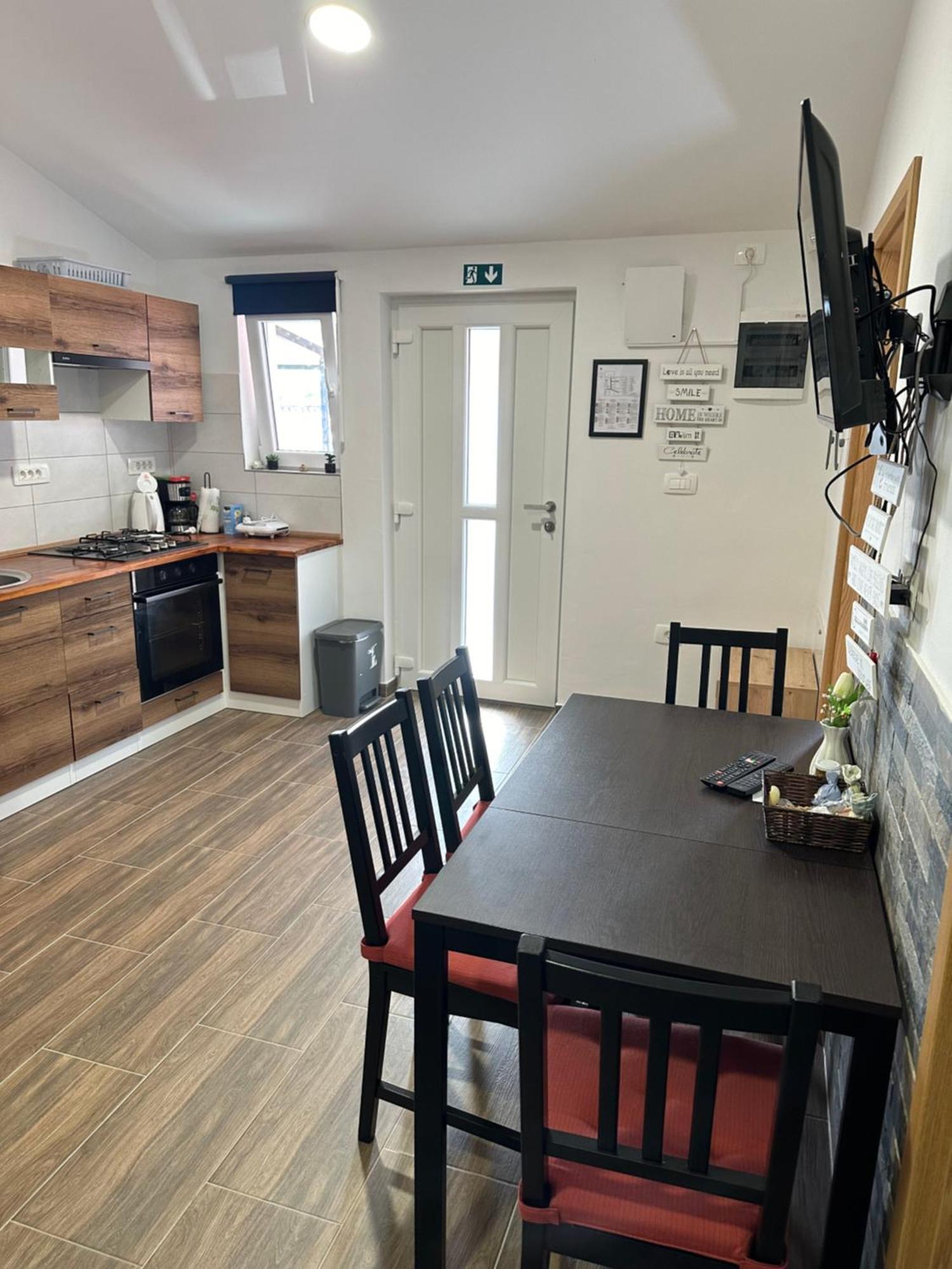 Apartma Mia Crni Kal Bagian luar foto